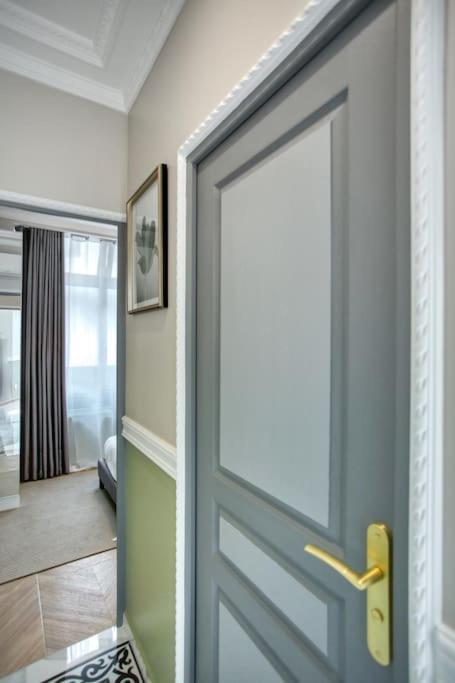 Charming Apart New 2 Bedrooms With Aircon Paris Exterior foto